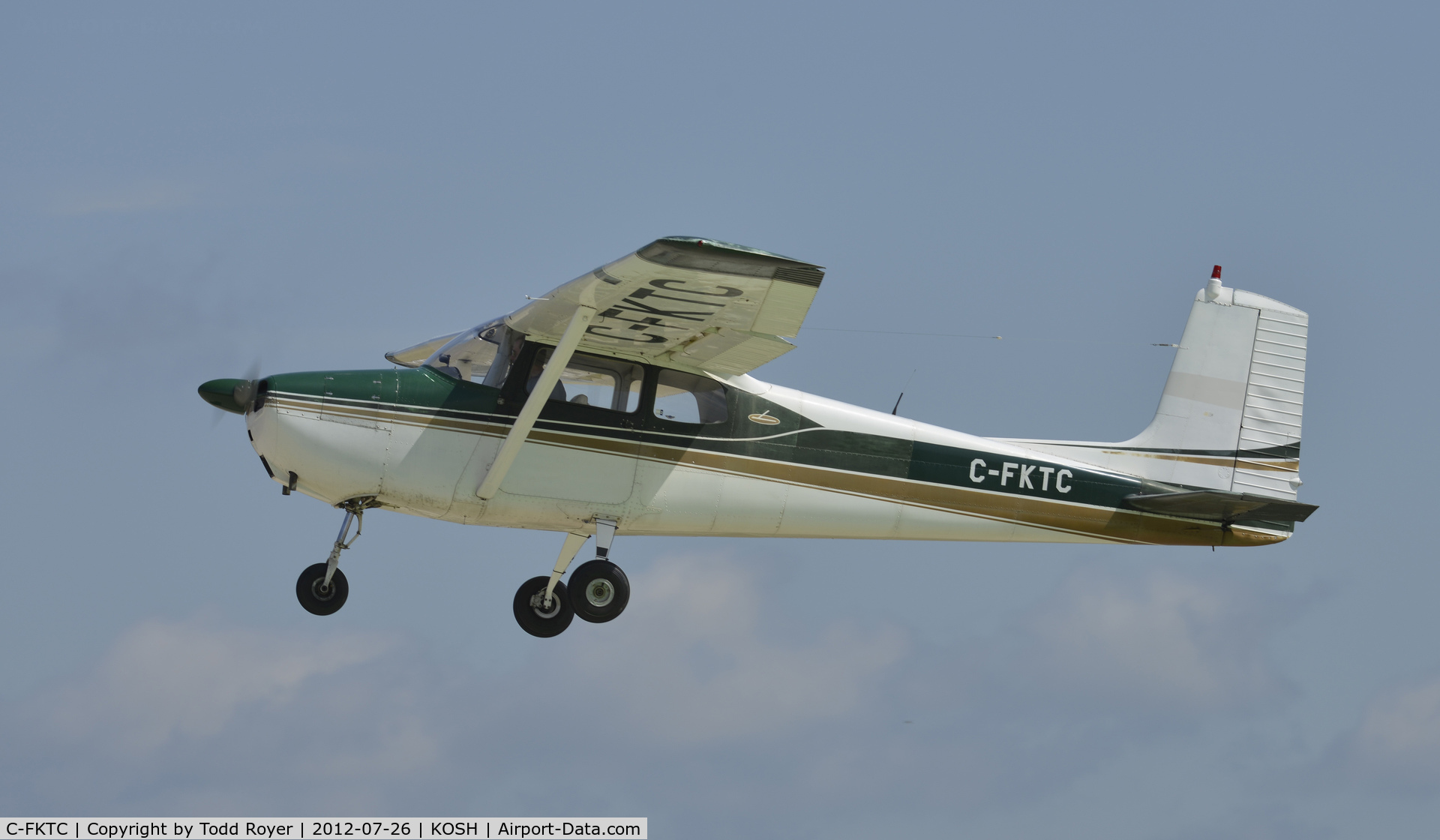 C-FKTC, 1958 Cessna 172 C/N 36923, Departing Airventure 2012