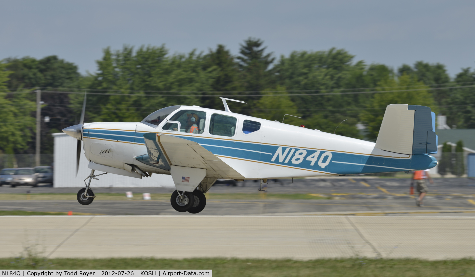 N184Q, 1959 Beech K35 Bonanza C/N D-5954, Departing airventure 2012