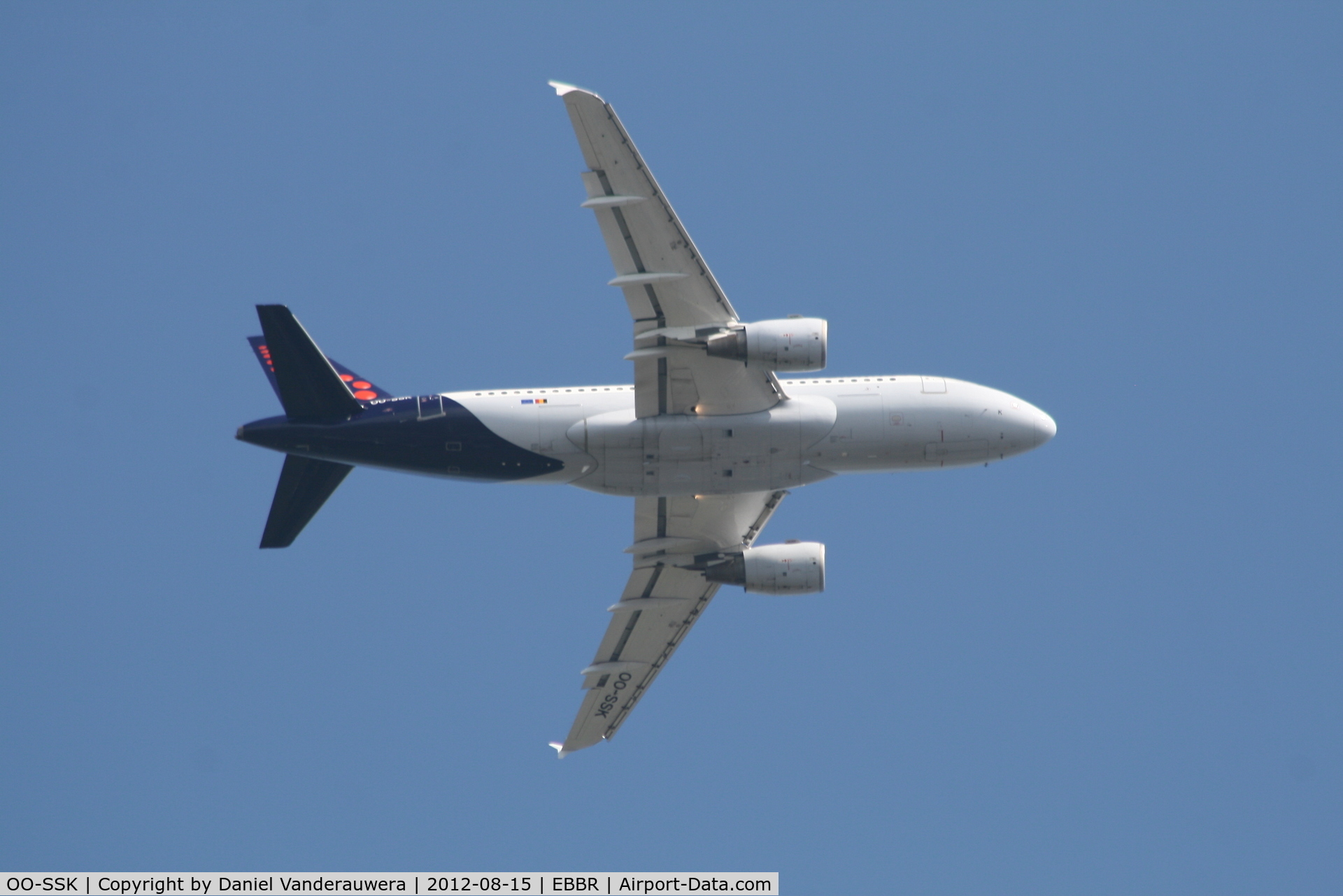 OO-SSK, 2000 Airbus A319-112 C/N 1336, Flight SN3696 on approach to RWY 07L