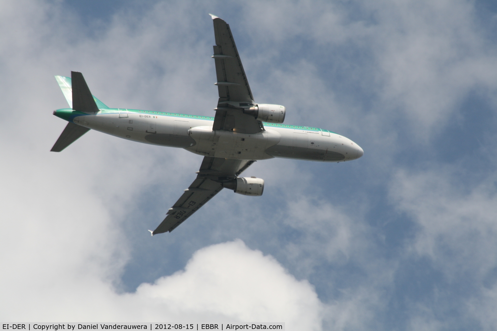 EI-DER, 2005 Airbus A320-214 C/N 2583, Flight EI846 on approach to RWY 07L