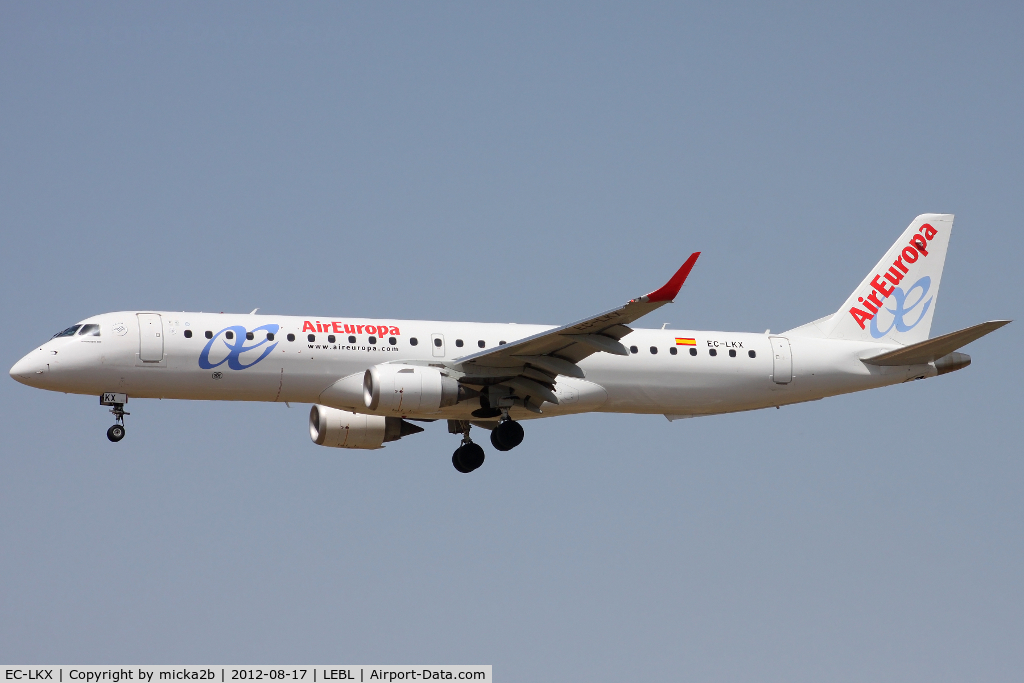 EC-LKX, 2011 Embraer 195LR  (ERJ-190-200LR) C/N 19000437, Landing