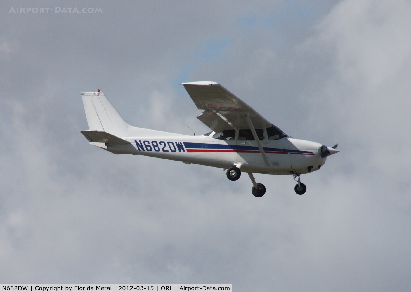 N682DW, 2000 Cessna 172R C/N 17280943, Cessna 172R
