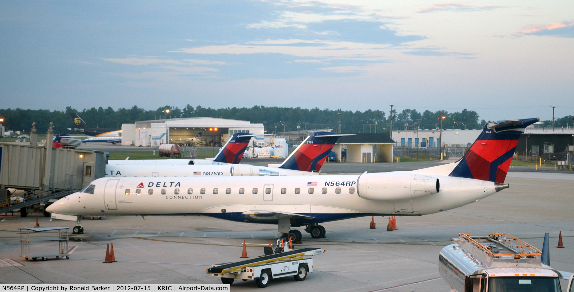 N564RP, 2002 Embraer EMB-145LR C/N 145524, RIC VA