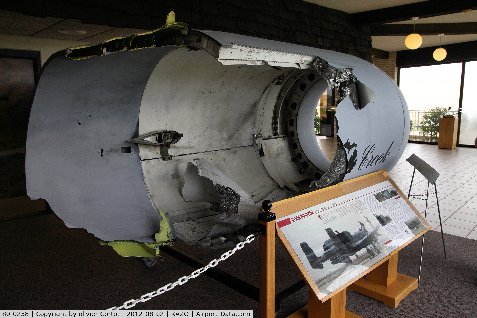 80-0258, 1980 Fairchild Republic OA-10A Thunderbolt II C/N A10-0608, Damaged engine, during the gulf war : shows how valuable the A-10 can be ! (Kalamazoo air museum)