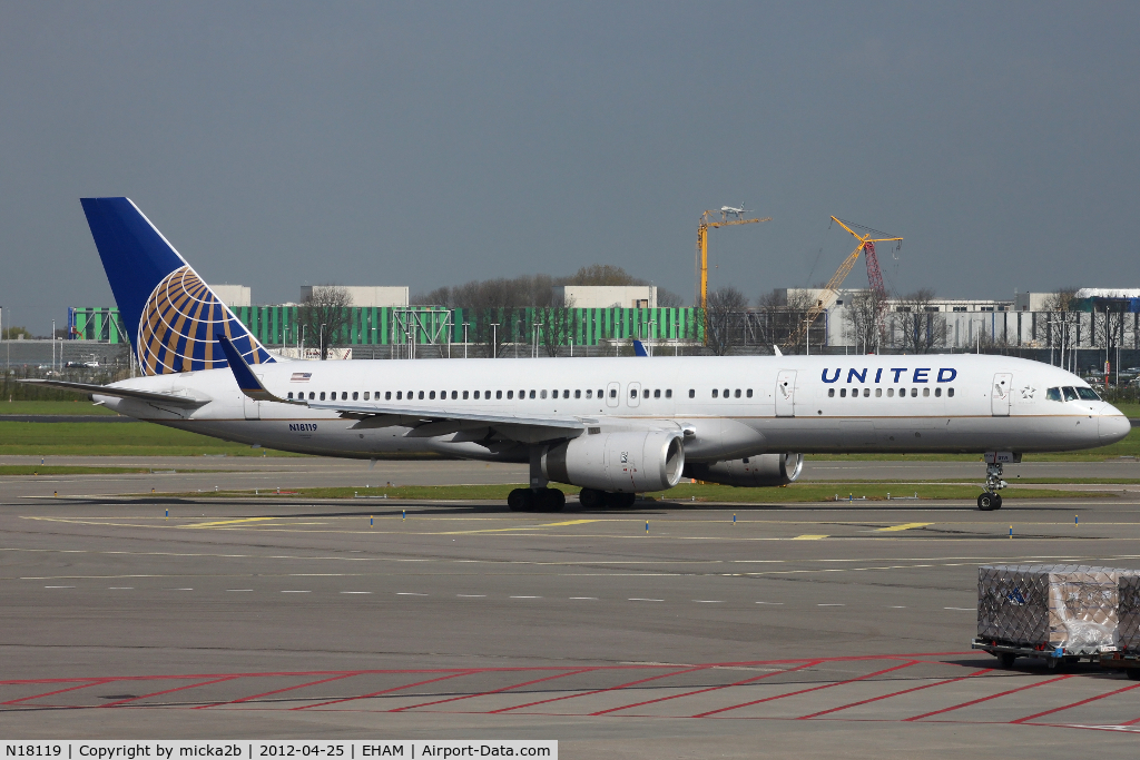 N18119, 1997 Boeing 757-224 C/N 27561, Taxiing