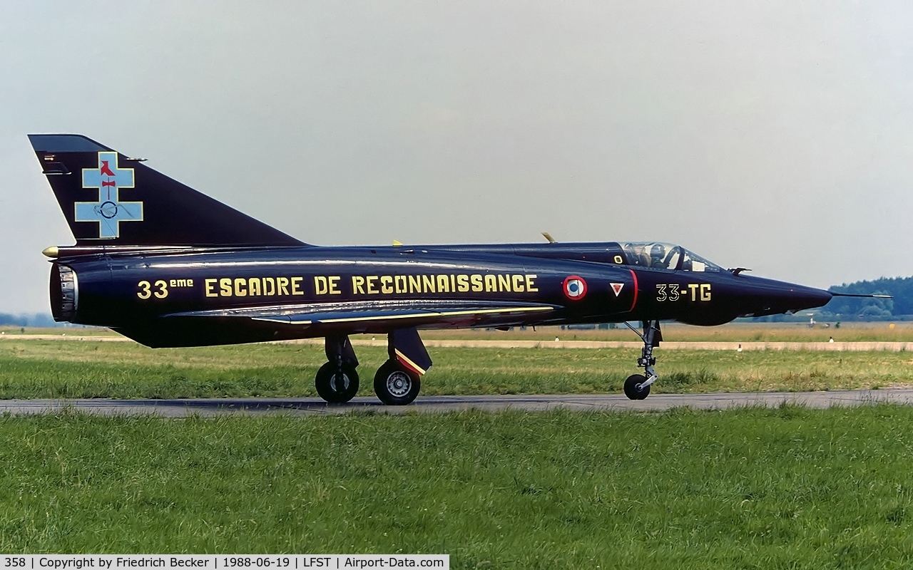 358, Dassault Mirage IIIRD C/N 358, taxying out to the active