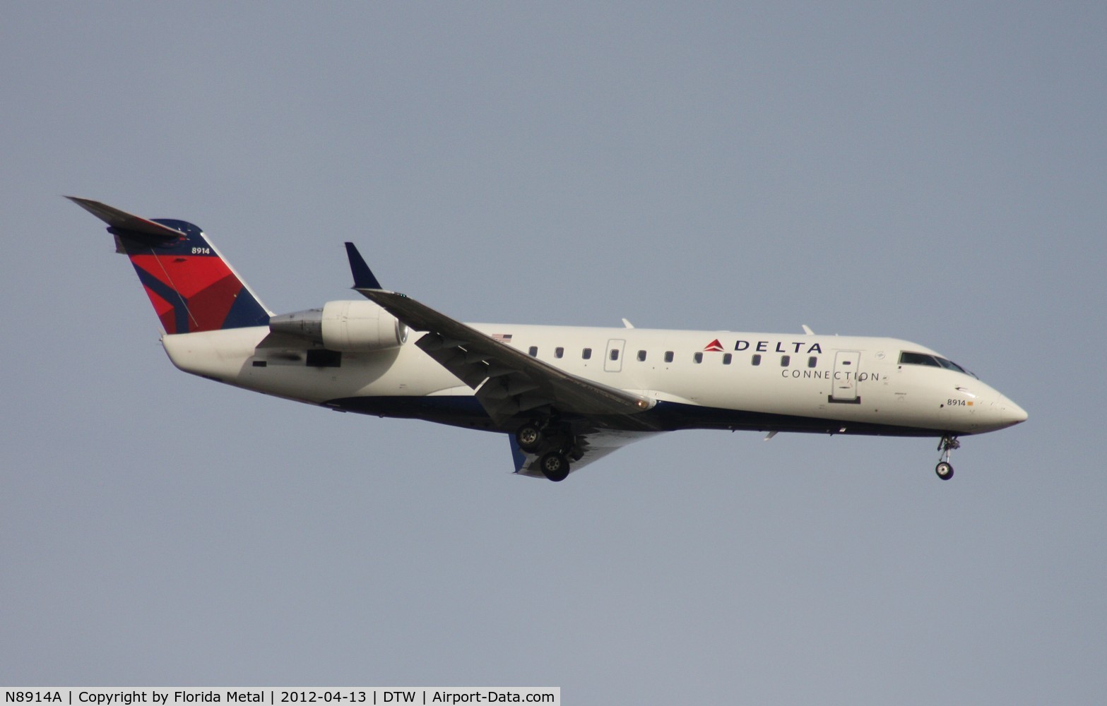 N8914A, 2004 Bombardier CRJ-200 (CL-600-2B19) C/N 7914, Pinnacle CRJ