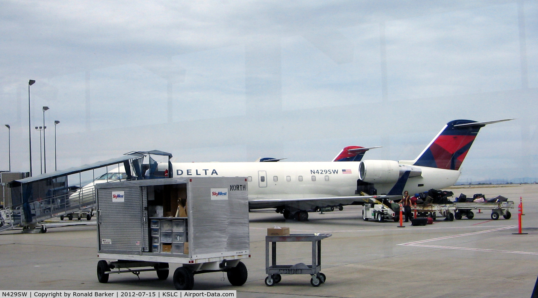 N429SW, 2001 Bombardier CRJ-200LR (CL-600-2B19) C/N 7518, SLC UT