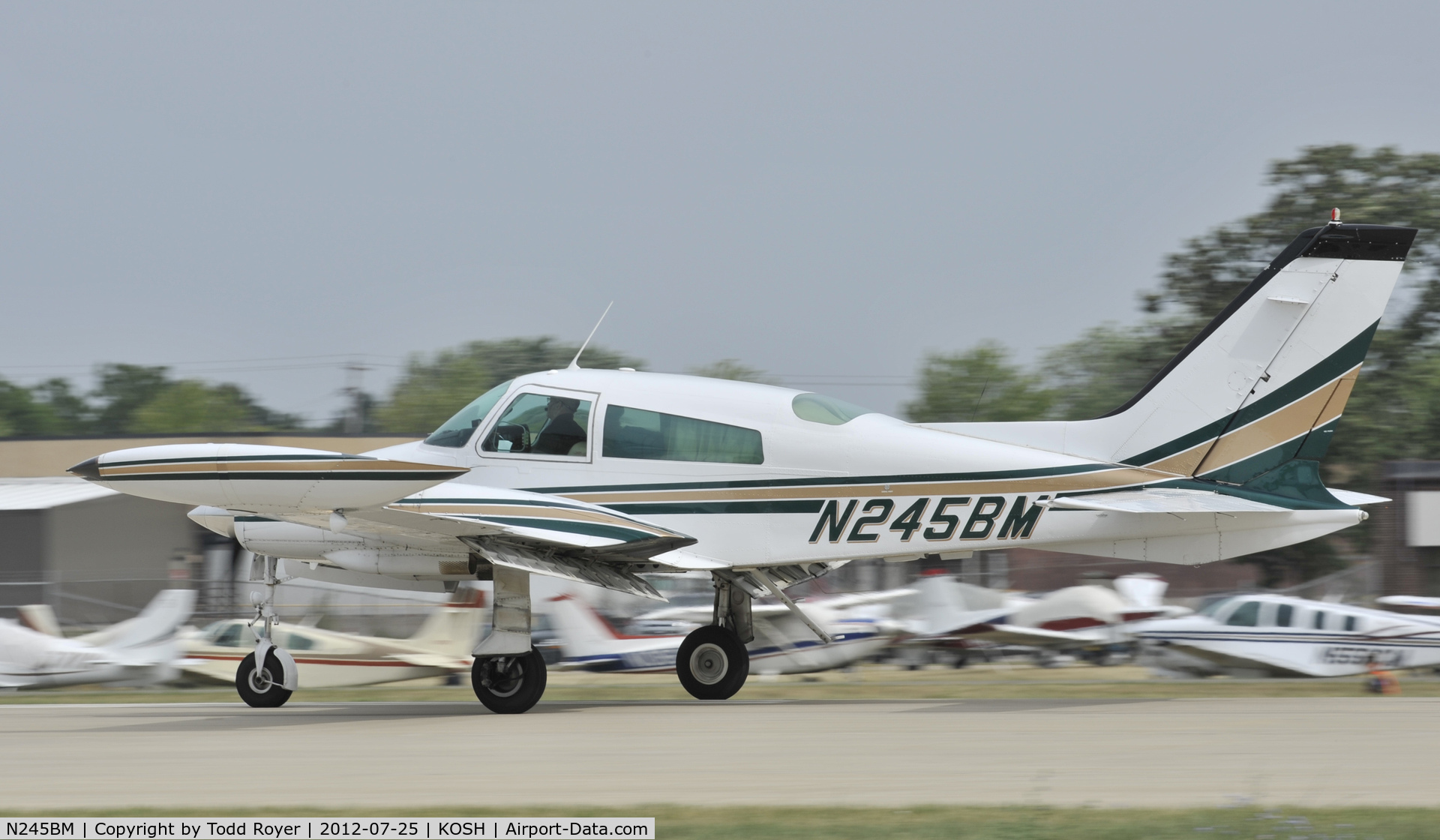 N245BM, 1971 Cessna 310Q C/N 310Q0411, Airventure 2012