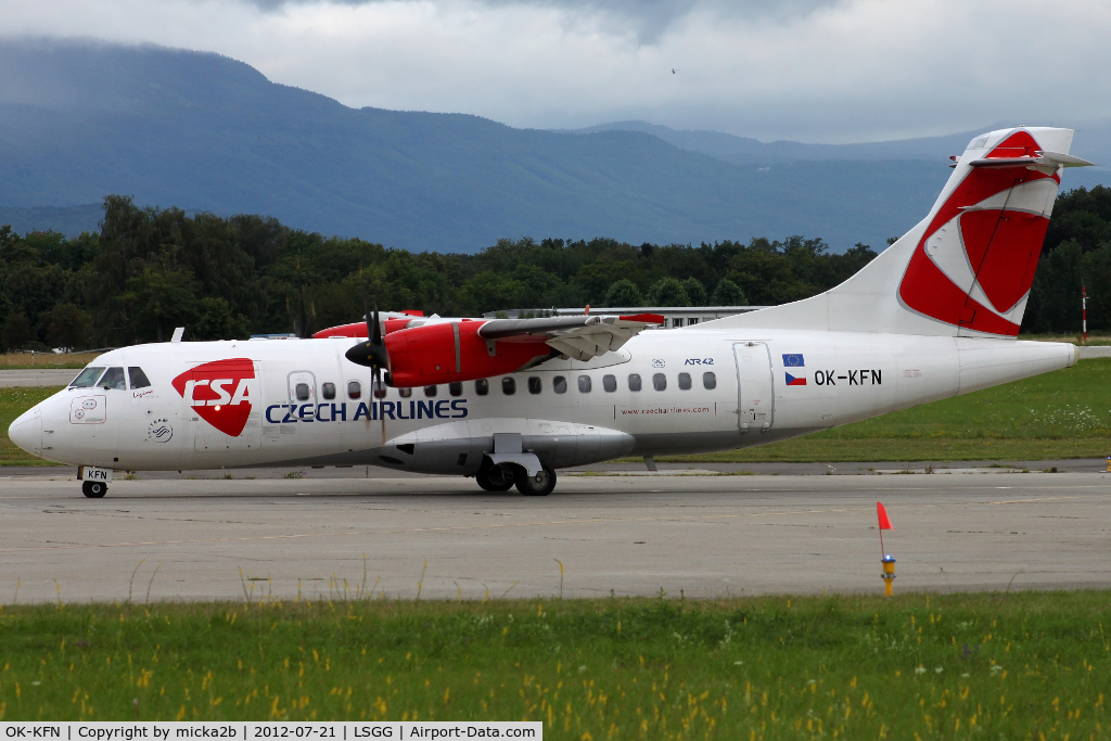 OK-KFN, 2005 ATR 42-500 C/N 637, Taxiing