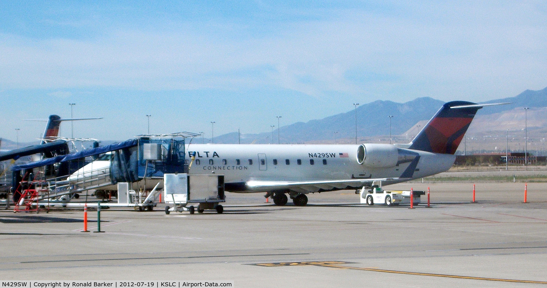 N429SW, 2001 Bombardier CRJ-200LR (CL-600-2B19) C/N 7518, SLC UT