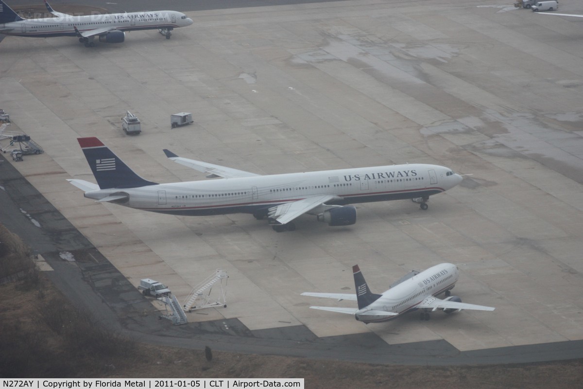 N272AY, 2000 Airbus A330-323 C/N 333, US Airways A330 while taking off in US Airways A319