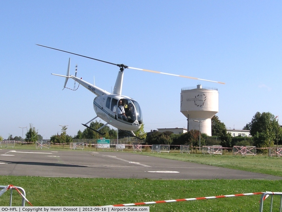 OO-HFL, 2001 Robinson R44  Raven C/N 0973, Flying in Longwy, France. Baptêmes de l'air lors des Journées du Patrimoine en France à Longwy en septembre 2012 - météo splendide. Operateur helico : Transtar Aviation (transtar.be)