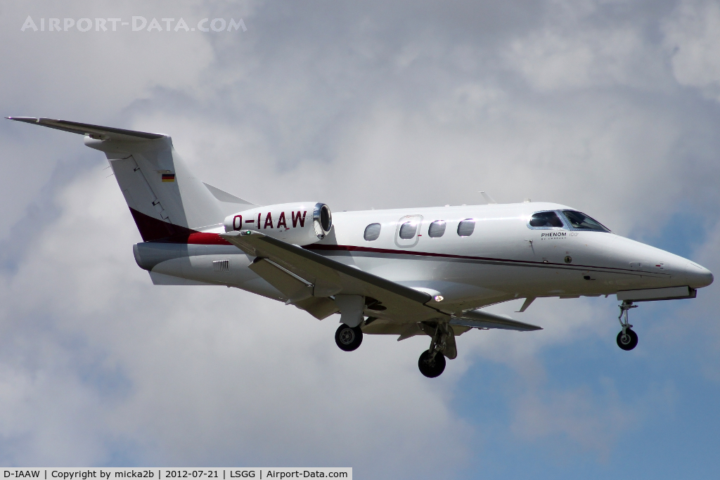 D-IAAW, 2011 Embraer EMB-500 Phenom 100 C/N 50000245, Landing