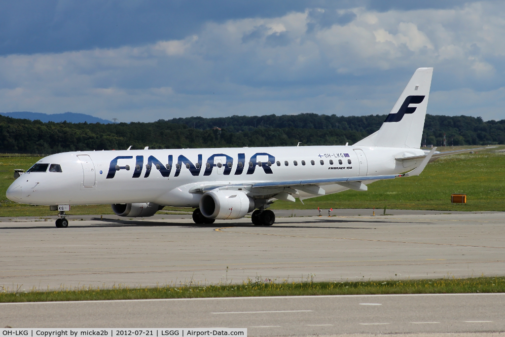 OH-LKG, 2007 Embraer 190LR (ERJ-190-100LR) C/N 19000079, Taxiing