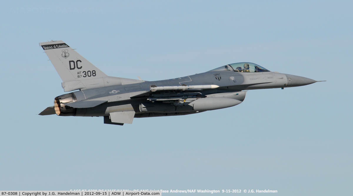 87-0308, 1987 General Dynamics F-16C Fighting Falcon C/N 5C-569, On take off.