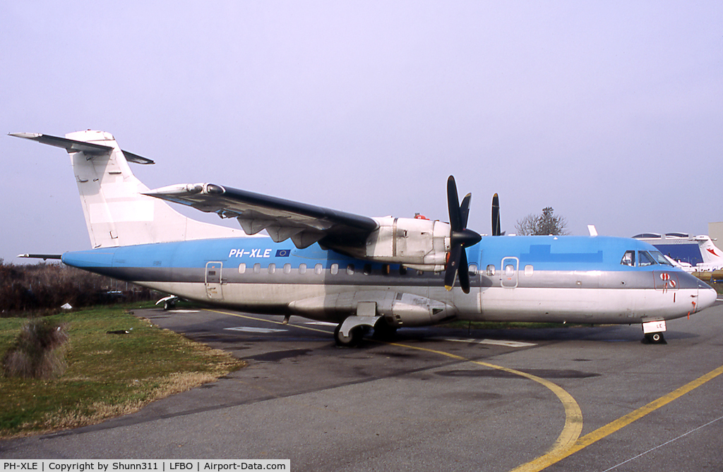 PH-XLE, 1988 ATR 42-320 C/N 090, Parked without titles after to be returned to lessor...