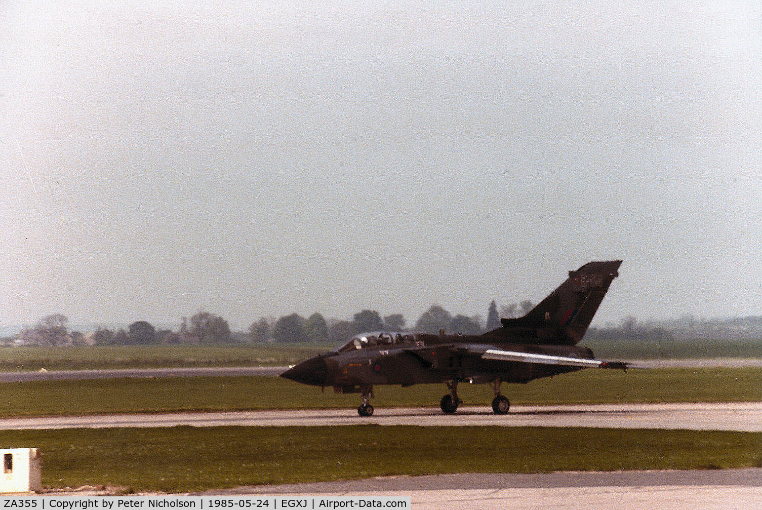 ZA355, 1980 Panavia Tornado GR.1 C/N 032/BS008/3016, Tornado GR.1 of the Tri-National Tornado Training Establishment (TTTE) at RAF Cottesmore in May 1985.