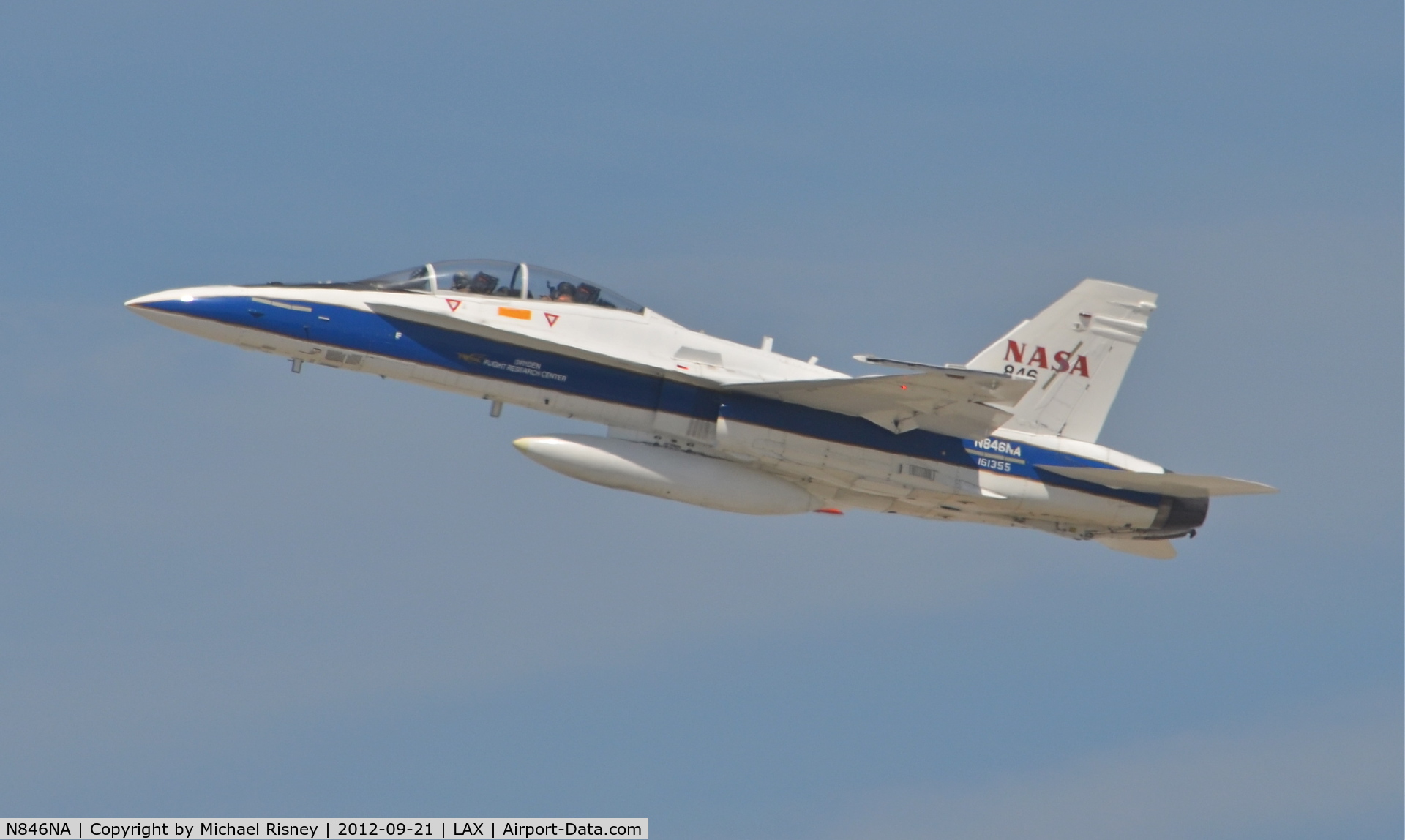 N846NA, McDonnell Douglas F/A-18B Hornet C/N 23, At LAX for Shuttle Endeavour landing