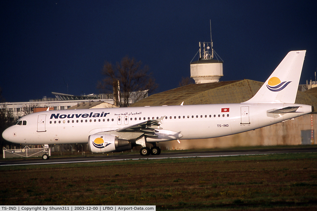 TS-IND, 1992 Airbus A320-212 C/N 348, Raedy for take off rwy 32R