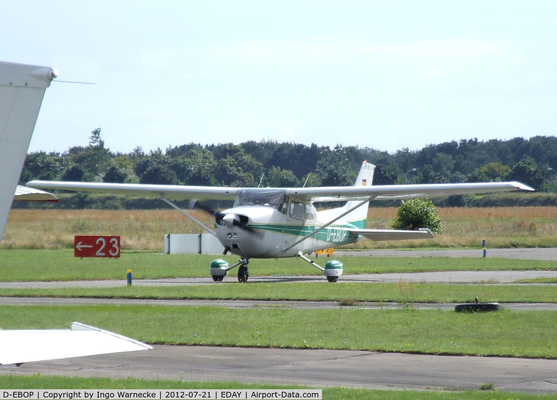 D-EBOP, Reims F172N Skyhawk C/N 1865, Cessna (Reims) F127N Skyhawk at Strausberg airfield