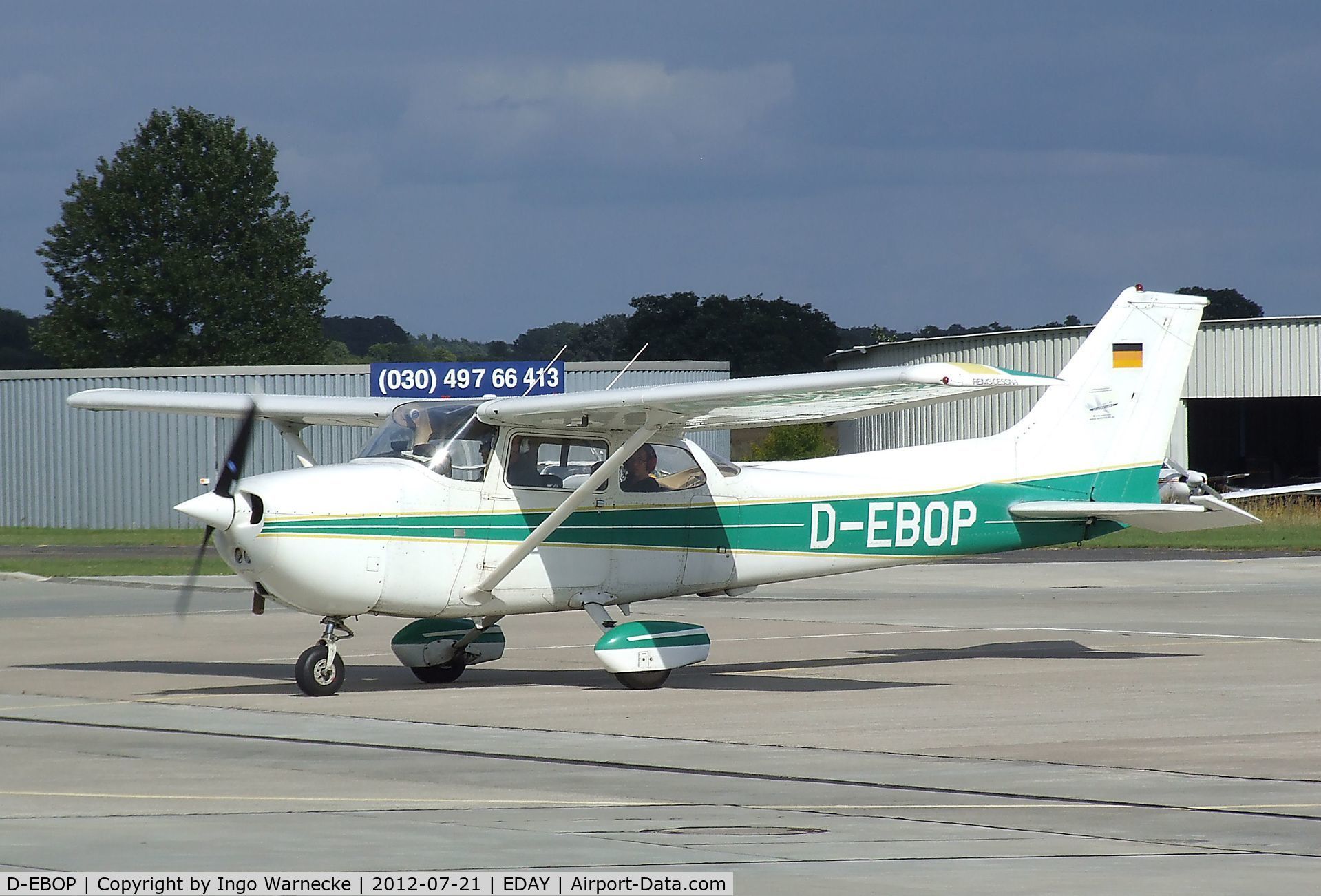 D-EBOP, Reims F172N Skyhawk C/N 1865, Cessna (Reims) F127N Skyhawk at Strausberg airfield