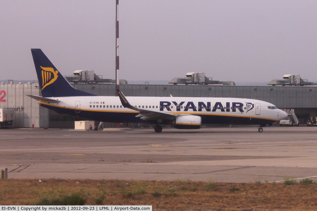 EI-EVN, 2012 Boeing 737-8AS C/N 40294, Taxiing