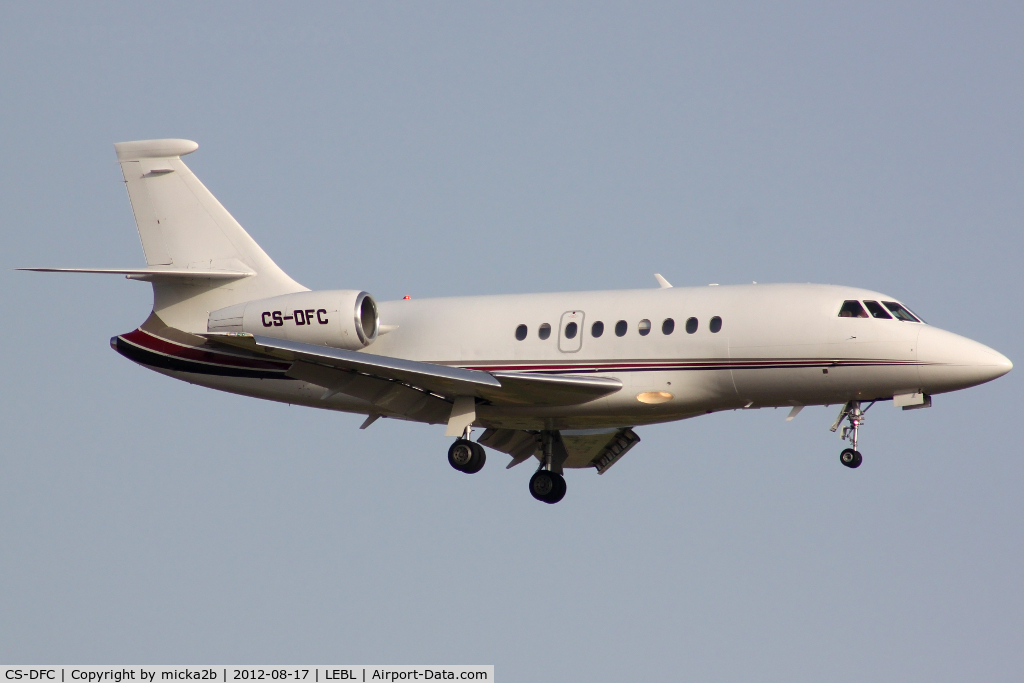 CS-DFC, 2001 Dassault Falcon 2000 C/N 148, Landing