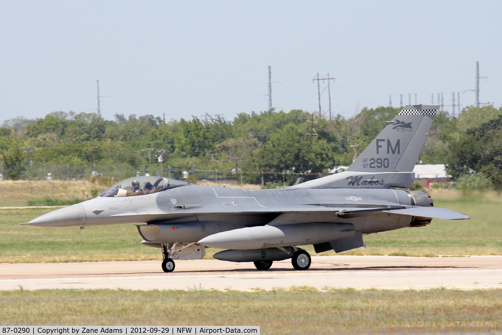 87-0290, 1987 General Dynamics F-16C Fighting Falcon C/N 5C-551, Departing NAS Fort Worth