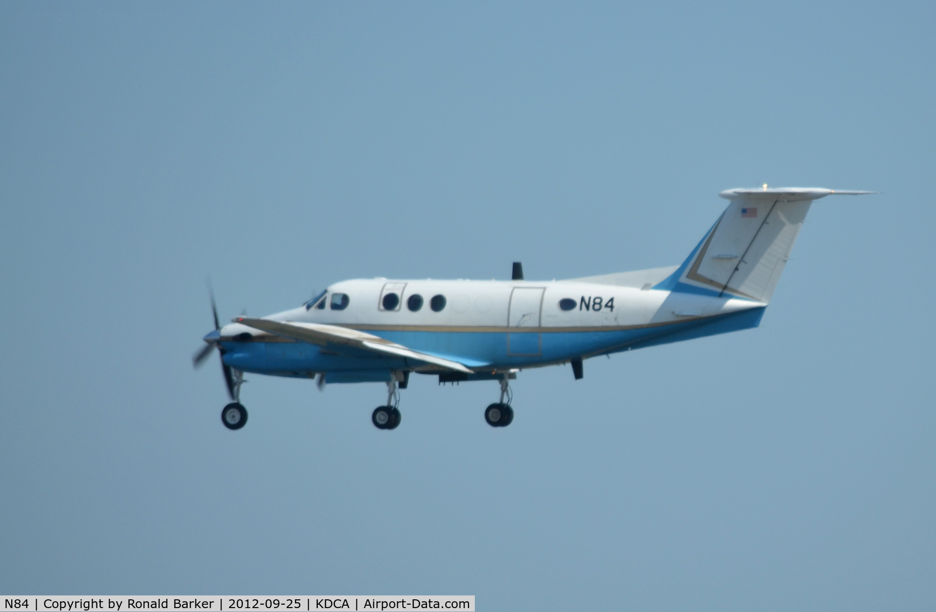 N84, 1988 Beech 300 C/N FF-19, Approach to runway 01 (19 was the active)