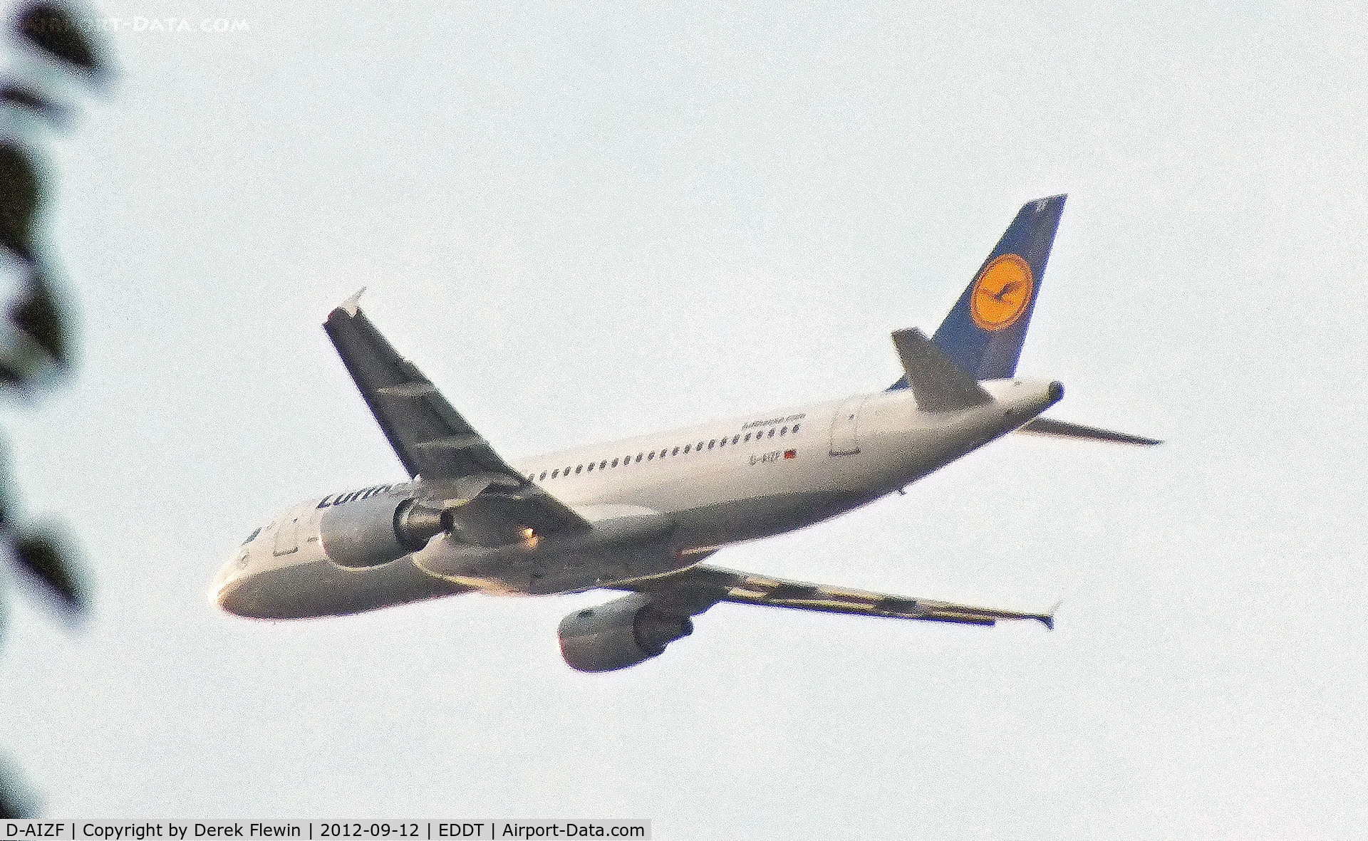 D-AIZF, 2010 Airbus A320-214 C/N 4289, Seen from our Campsite whilst staying in Berlin.