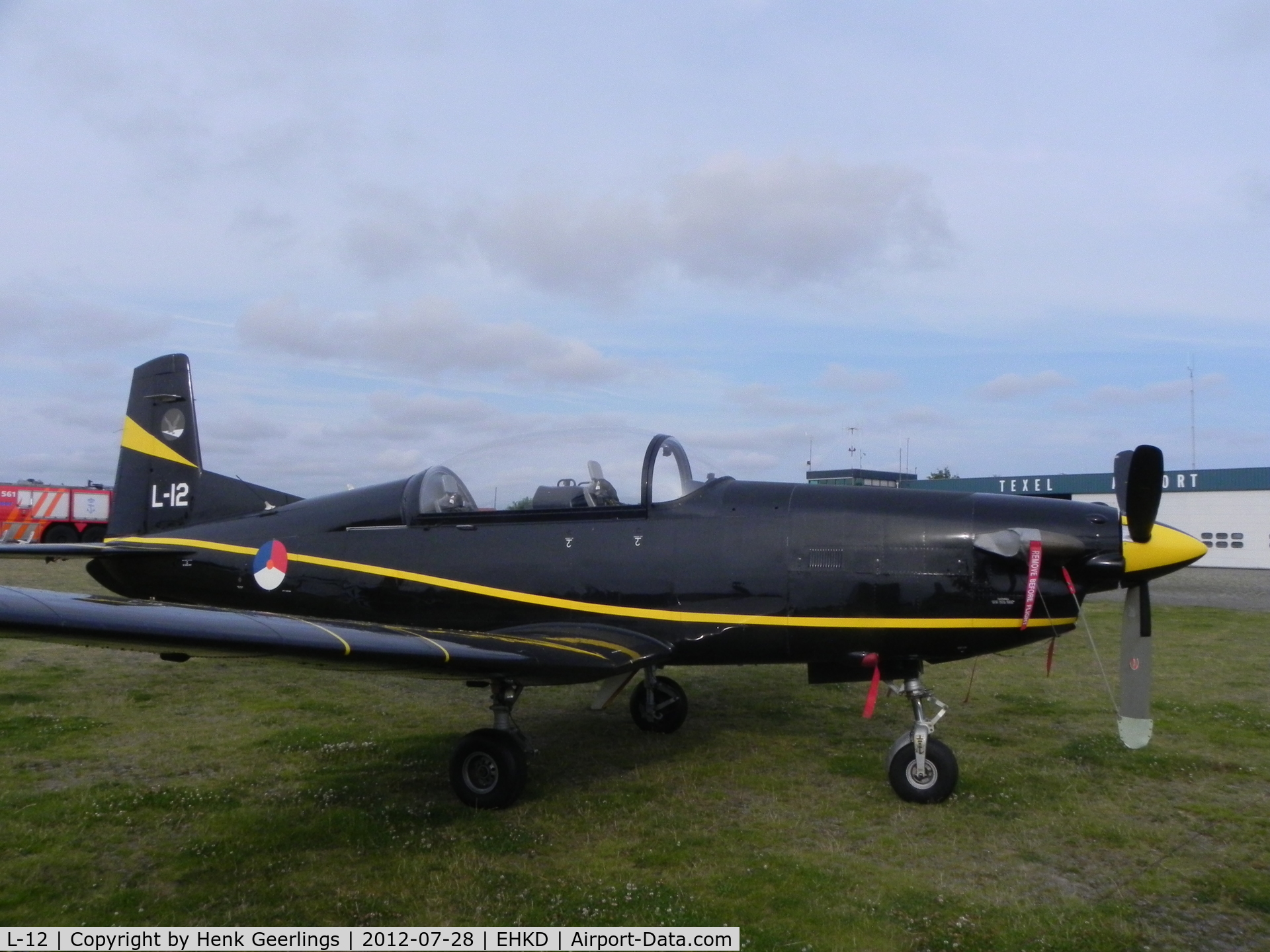 L-12, Pilatus PC-7 Turbo Trainer C/N 611, Texel Air Show