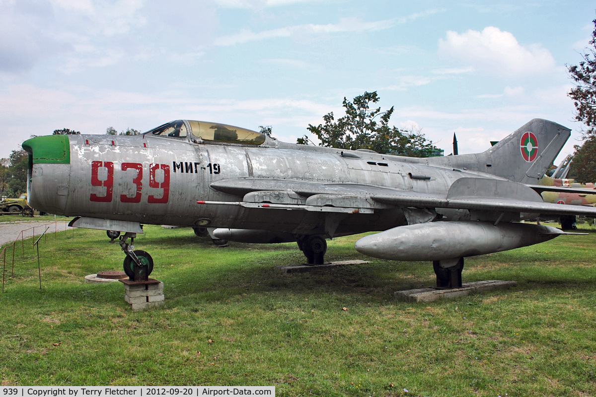 939, Mikoyan-Gurevich MiG-19PM C/N 65210939, Exhibited at Military Museum in Sofia