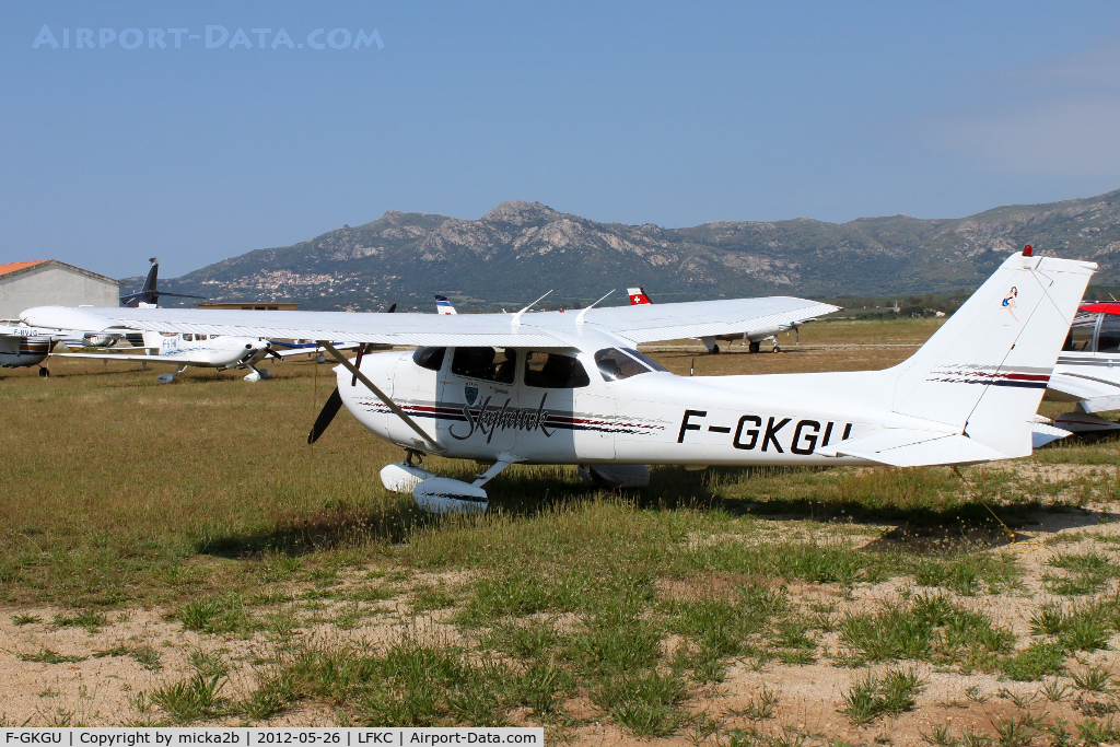 F-GKGU, Cessna 172R Skyhawk C/N 172-80338, Parked