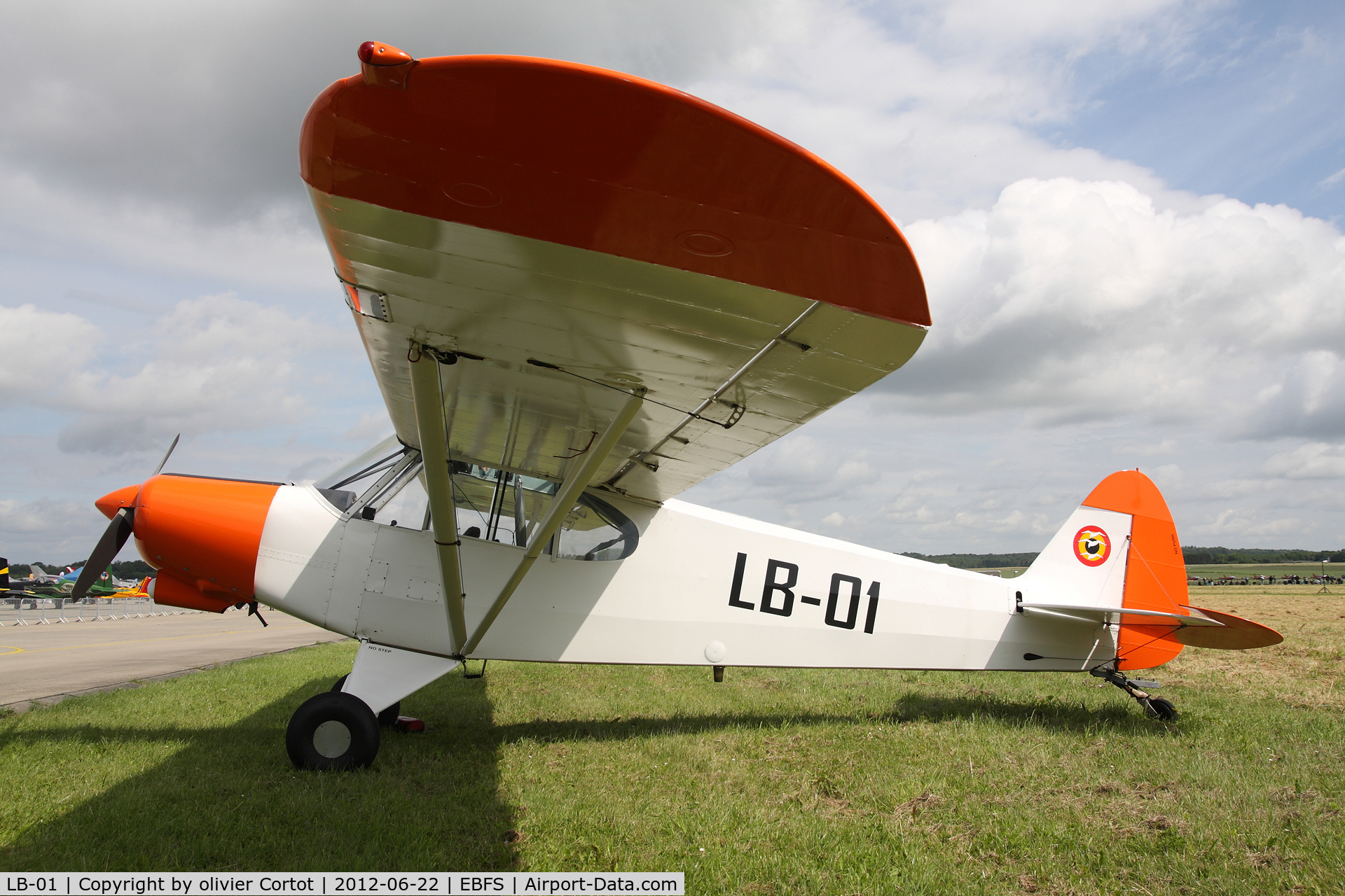 LB-01, 1954 Piper L-21B Super Cub (PA-18-135) C/N 18-3803, Florennes airschow 2012