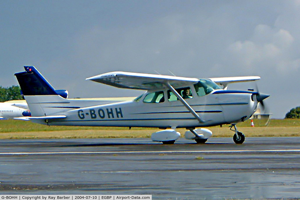G-BOHH, 1980 Cessna 172N C/N 172-73906, Cessna 172N Skyhawk [172-73906] Kemble~G 10/07/2004