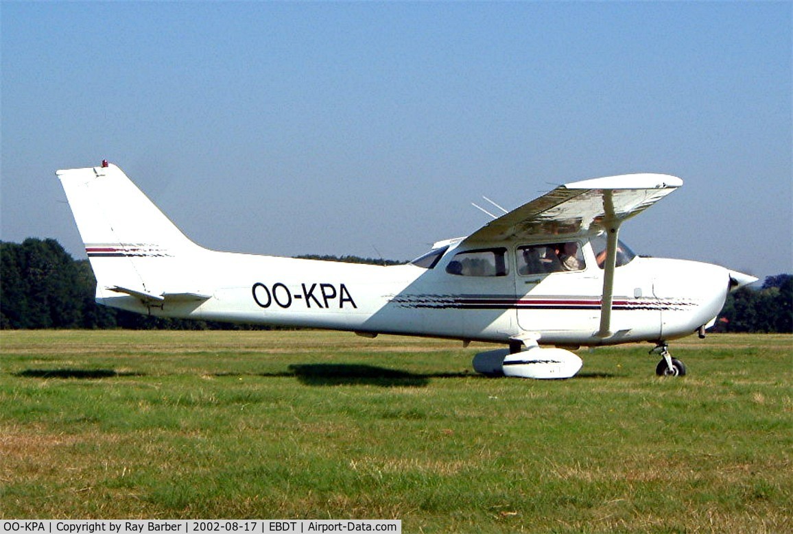 OO-KPA, 1998 Cessna 172R C/N 17280521, Cessna 172R Skyhawk [172-80521] Schaffen-Diest~OO 17/08/2002