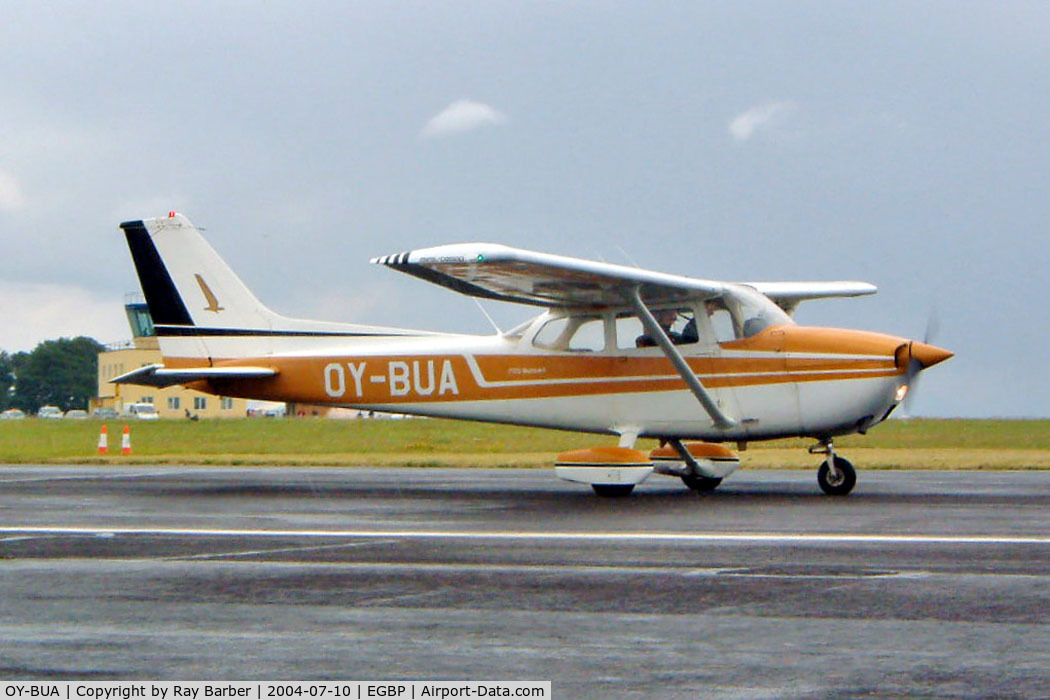 OY-BUA, 1976 Reims F172M Skyhawk C/N 1477, R/Cessna F.172M Skyhawk [1477] Kemble~G 10/07/2004
