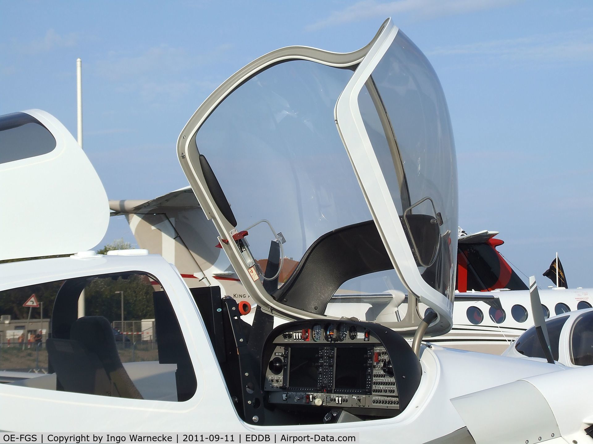 OE-FGS, 2011 Diamond DA-42M-NG Twin Star C/N 42.MN018, Diamond DA-42M-NG MPP (Multi-Purpose Platform) at ILA 2012, Berlin  #c