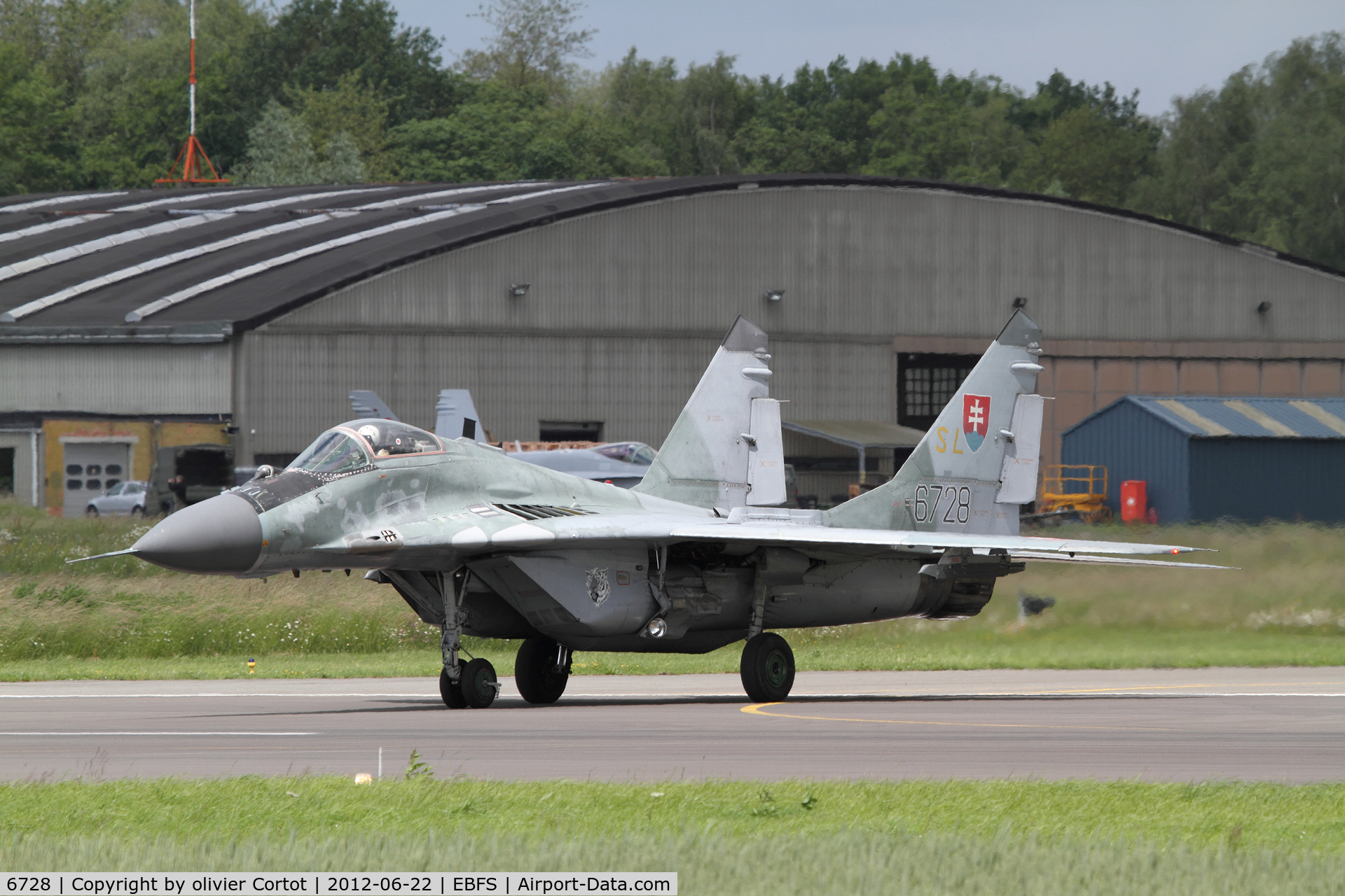 6728, Mikoyan-Gurevich MiG-29AS C/N 2960536067, on its way to the static display