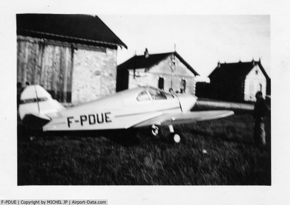 F-PDUE, Gardan GY-20 Minicab C/N A-169, Appareil construit à Mirecourt, département des Vosges, France par Lucien Villemin.
Photo prise à Aérodrome de Epinal-Dogneville, france
