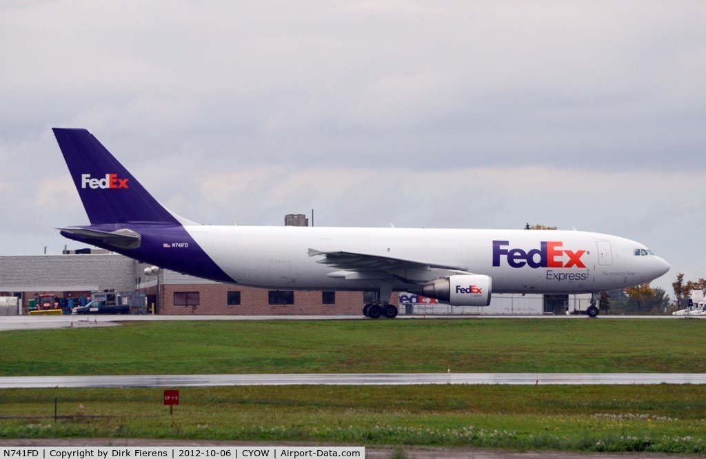 N741FD, 1991 Airbus A300B4-622R C/N 611, Just landed from Buffalo NY and heading towards the Fed Ex terminal.