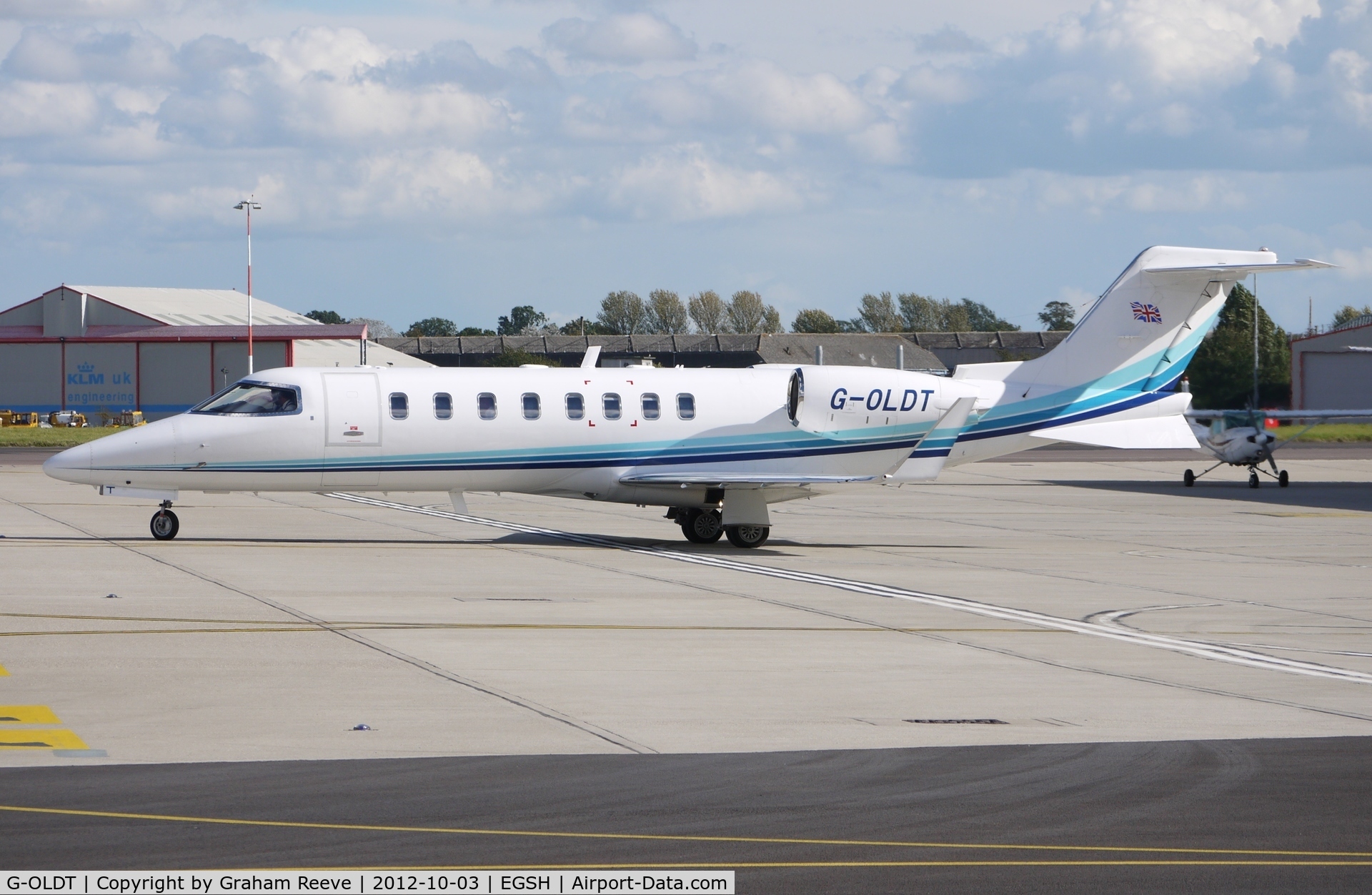 G-OLDT, 2005 Learjet 45 C/N 45-265, About to depart.