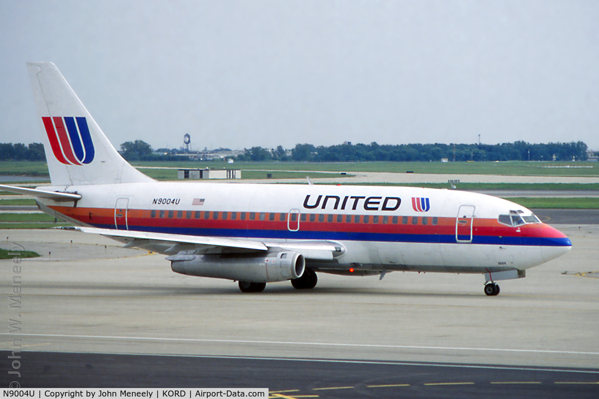 N9004U, 1968 Boeing 737-222 C/N 19042, Oct. 1993