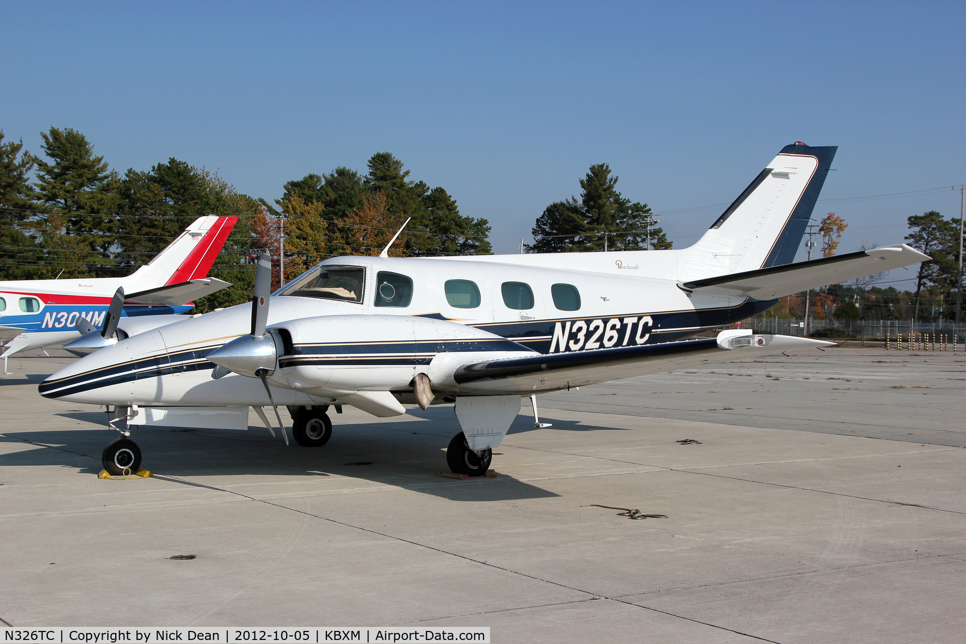 N326TC, 1969 Beech 60 C/N P-121, KBXM/BXM 2012 Duke owners fly in.