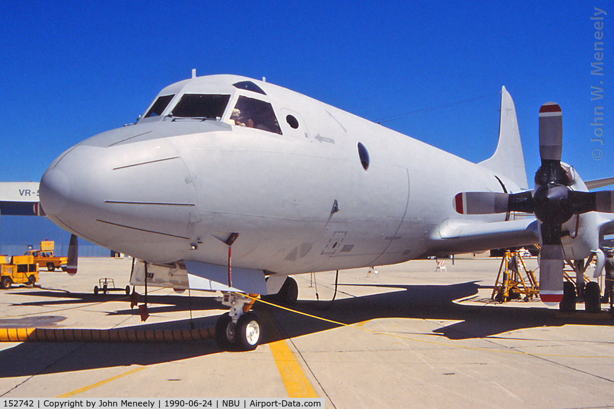 152742, Lockheed P-3B-70-LO Orion C/N 185-5182, Glenview NAS open house - June 1990