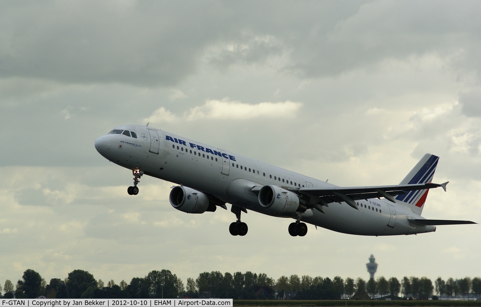 F-GTAN, 2007 Airbus A321-211 C/N 3051, Just after take off