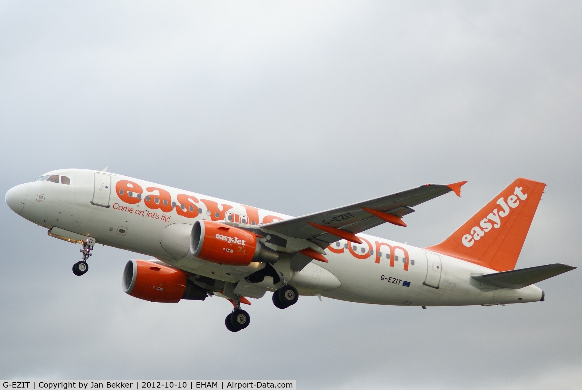 G-EZIT, 2005 Airbus A319-111 C/N 2538, Juste after take off