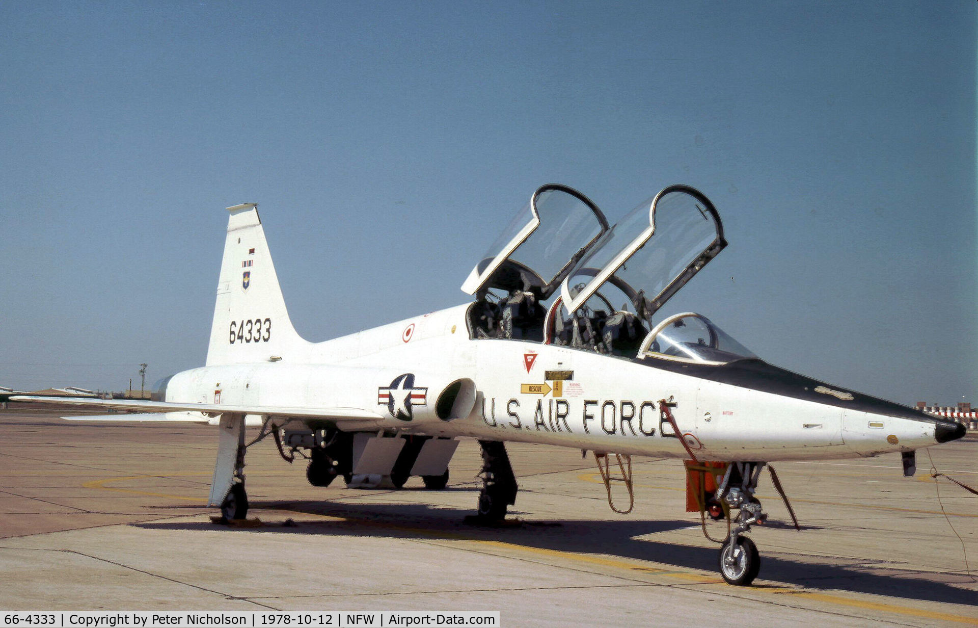 66-4333, 1966 Northrop T-38A Talon C/N N.5909, T-38A Talon of 12th Flying Training Wing at Randolph AFB on the flight-line at Carswell AFB in October 1978.
