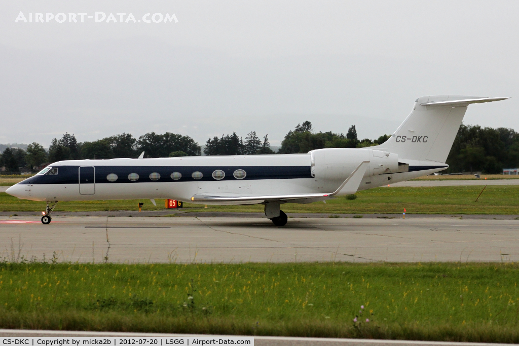 CS-DKC, 2005 Gulfstream Aerospace GV-SP (G550) C/N 5057, Taxiing